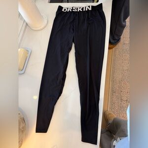 Black athletic leggings